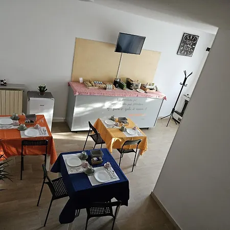 Why Not Nocleg ze śniadaniem LʼAquila