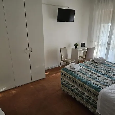 Why Not Nocleg ze śniadaniem LʼAquila